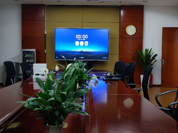 高性价比午夜视频APP污下载，助力企业升级会议室