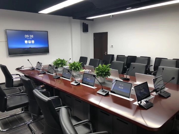会议室用什么设备，能够环保、智能？用无纸化会议设备