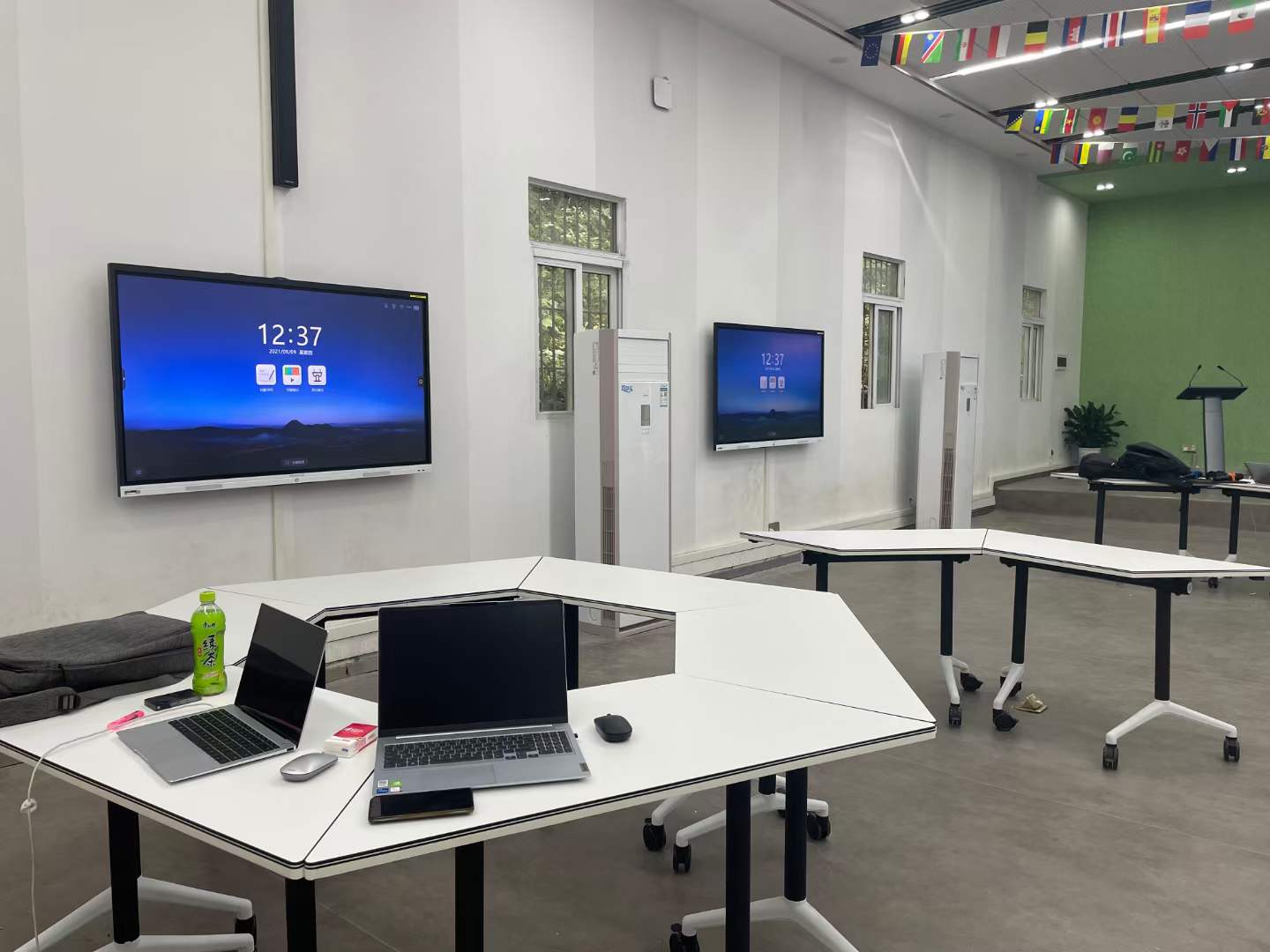 精英律师的会议室应该用MAXHUB午夜视频APP污下载来录音、录屏